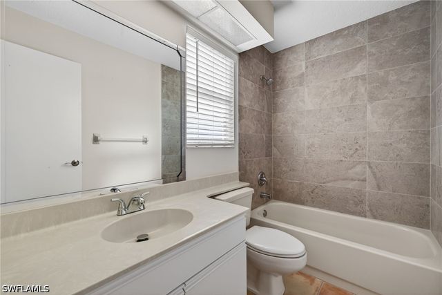 1327 Monarch CIR 11, Naples, FL 34116