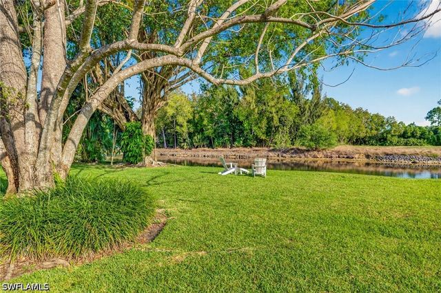 1327 Monarch CIR 11, Naples, FL 34116