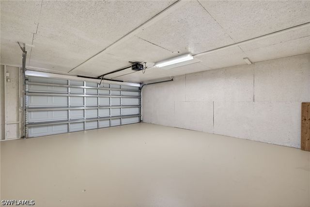 1327 Monarch CIR 11, Naples, FL 34116