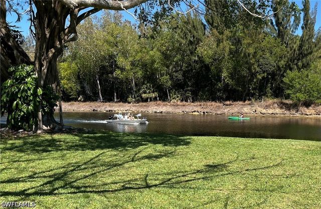 1327 Monarch CIR 11, Naples, FL 34116