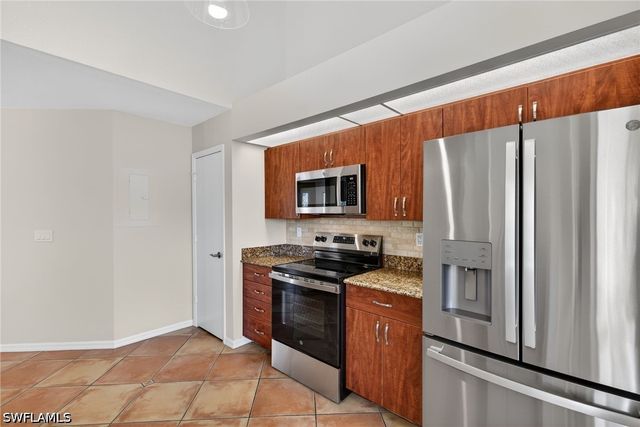 1327 Monarch CIR 11, Naples, FL 34116