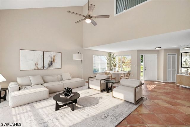 1327 Monarch CIR 11, Naples, FL 34116