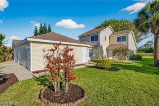 1327 Monarch CIR 11, Naples, FL 34116