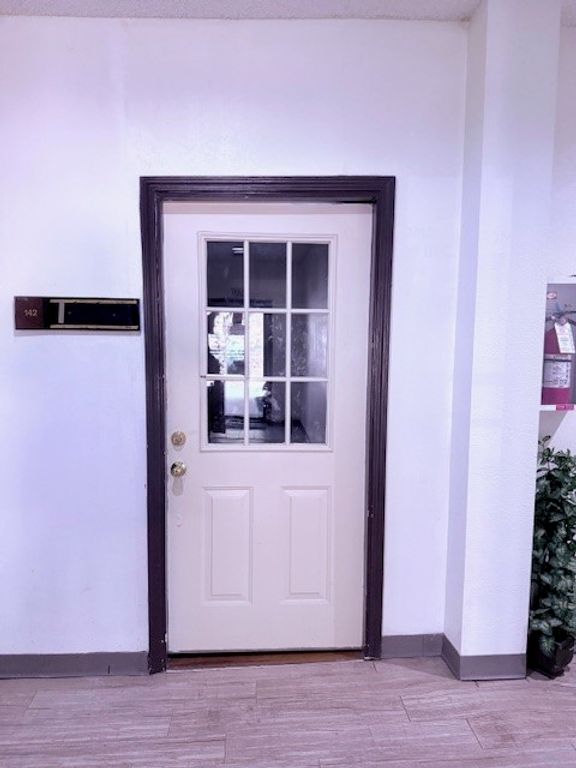350 OAKS Trail 142, Garland, TX 75043