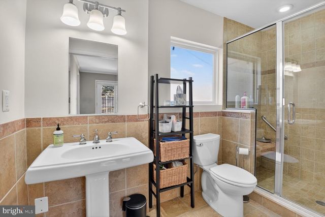 3365 RUNNYMEDE PL NW, Washington, DC 20015