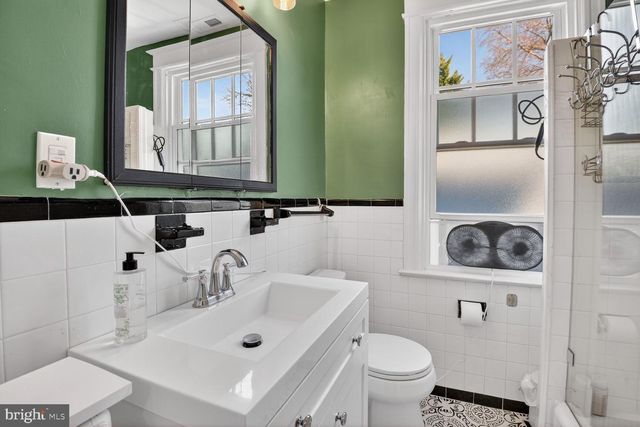 3365 RUNNYMEDE PL NW, Washington, DC 20015