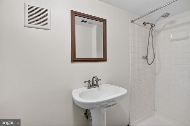 3365 RUNNYMEDE PL NW, Washington, DC 20015