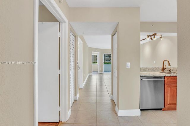 9537 Weldon Circle I109, Tamarac, FL 33321