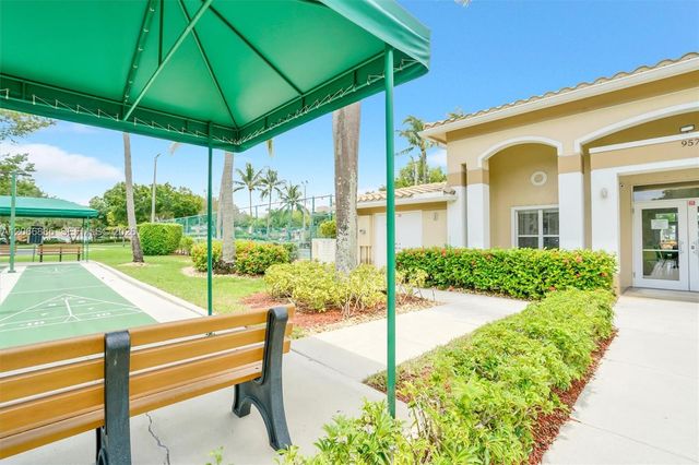 9537 Weldon Circle I109, Tamarac, FL 33321