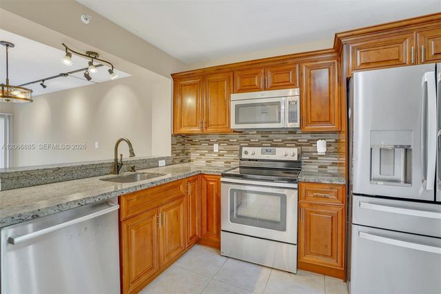 9537 Weldon Circle I109, Tamarac, FL 33321