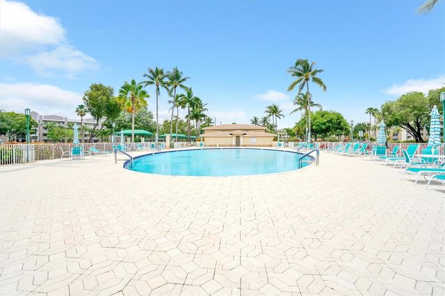 9537 Weldon Circle I109, Tamarac, FL 33321