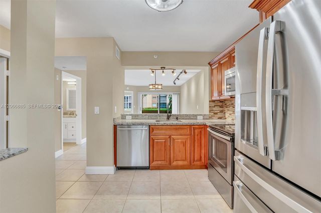 9537 Weldon Circle I109, Tamarac, FL 33321