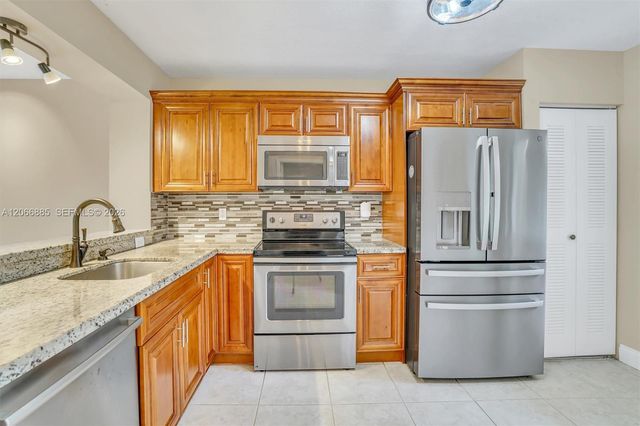 9537 Weldon Circle I109, Tamarac, FL 33321