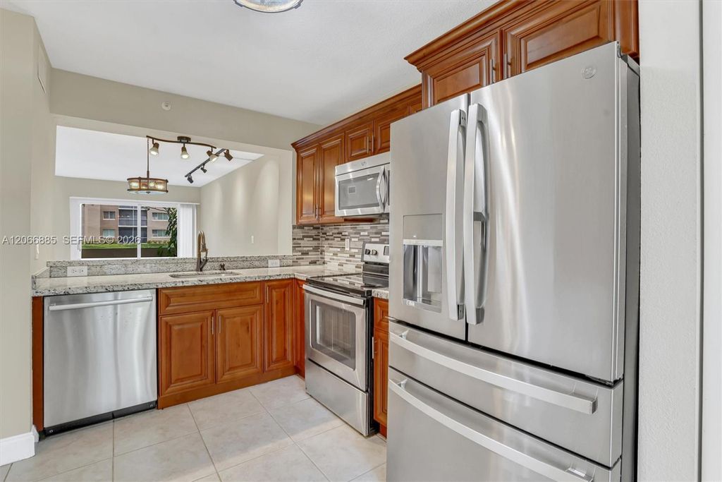 9537 Weldon Circle I109, Tamarac, FL 33321