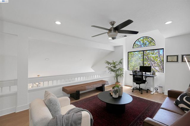 1934 Beacon Ridge Ct, Walnut Creek, CA 94597
