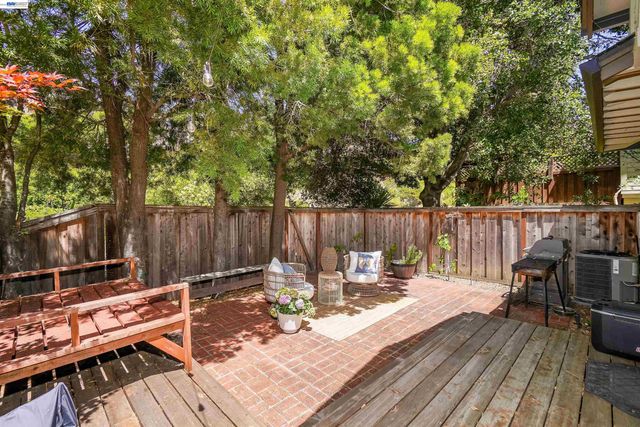 1934 Beacon Ridge Ct, Walnut Creek, CA 94597