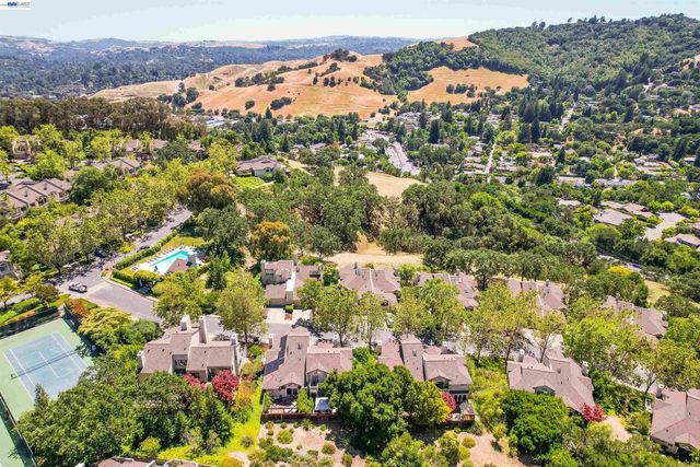 1934 Beacon Ridge Ct, Walnut Creek, CA 94597