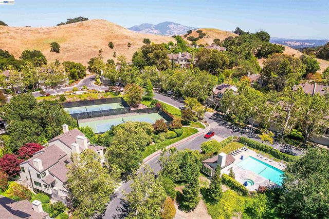 1934 Beacon Ridge Ct, Walnut Creek, CA 94597