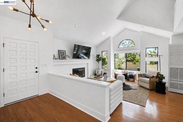 1934 Beacon Ridge Ct, Walnut Creek, CA 94597