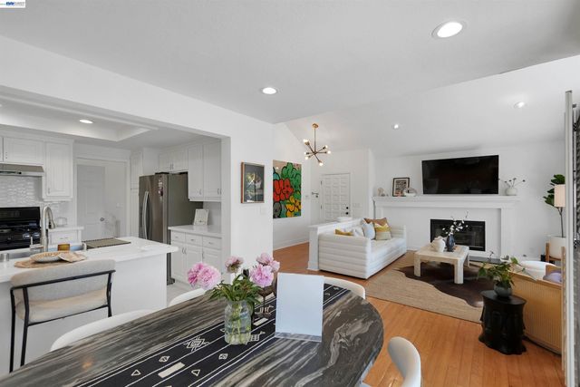 1934 Beacon Ridge Ct, Walnut Creek, CA 94597