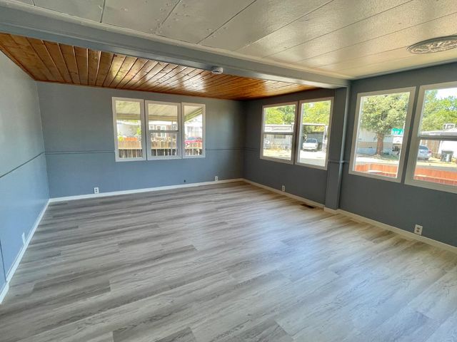 200 Doolittle Dr, Roseville, CA 95747