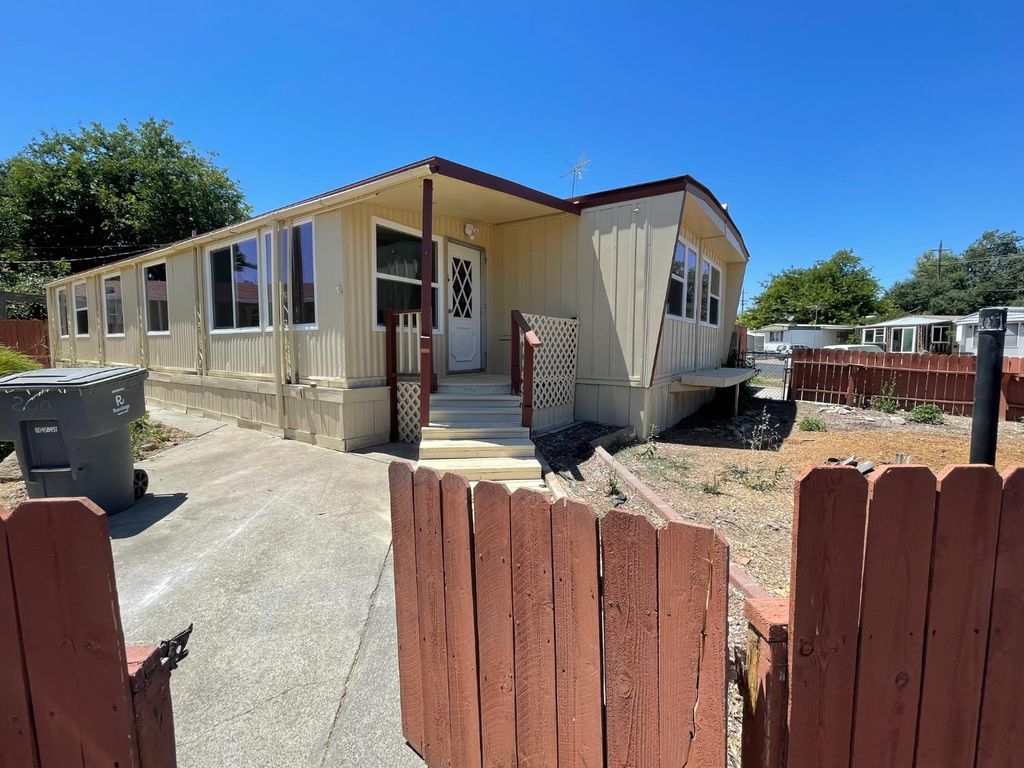 200 Doolittle Dr, Roseville, CA 95747