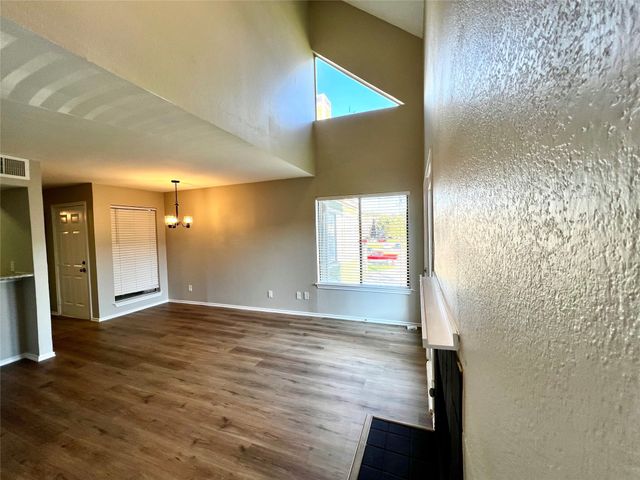 9807 Walnut Street 201, Dallas, TX 75243