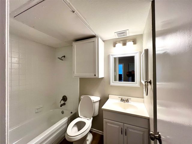 9807 Walnut Street 201, Dallas, TX 75243