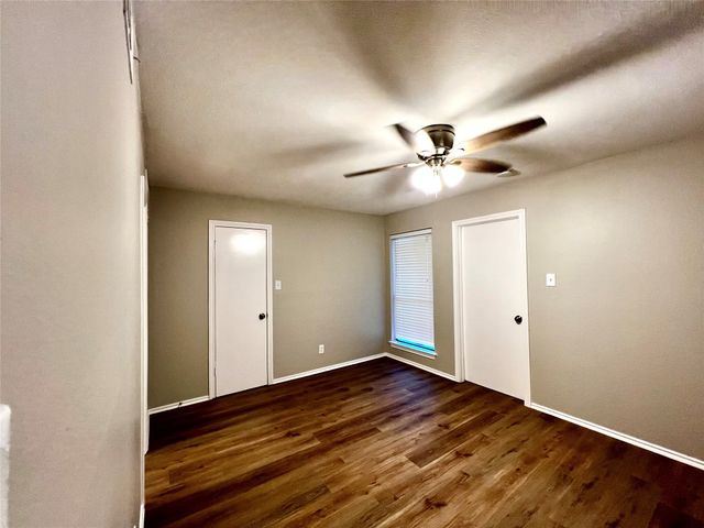 9807 Walnut Street 201, Dallas, TX 75243