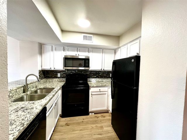 9807 Walnut Street 201, Dallas, TX 75243