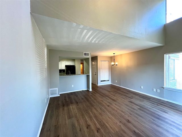 9807 Walnut Street 201, Dallas, TX 75243