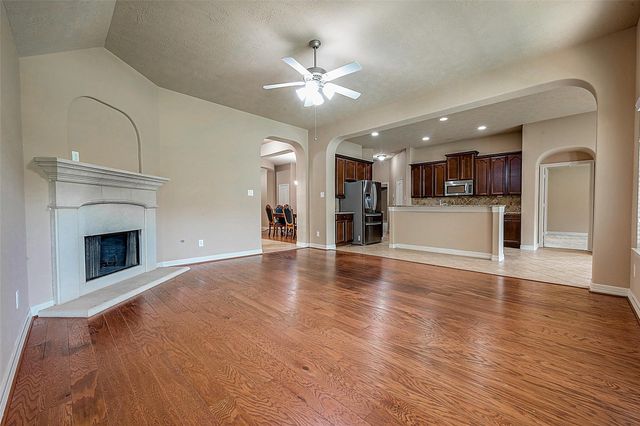 7122 Fall Creek Lane, Missouri City, TX 77459