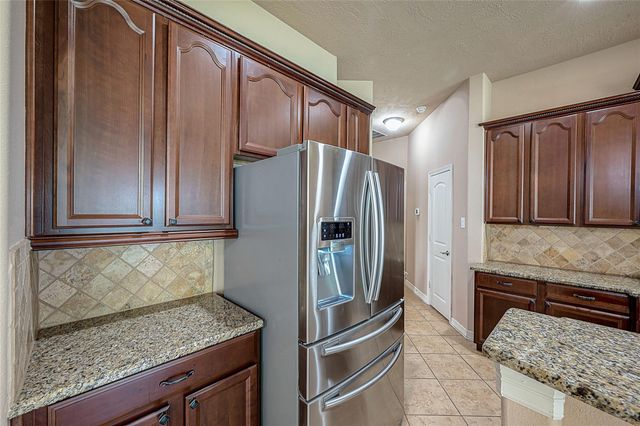 7122 Fall Creek Lane, Missouri City, TX 77459