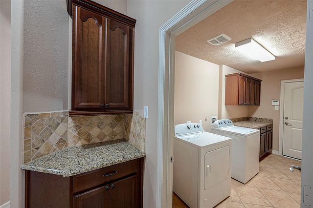 7122 Fall Creek Lane, Missouri City, TX 77459