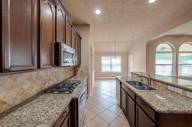 7122 Fall Creek Lane, Missouri City, TX 77459