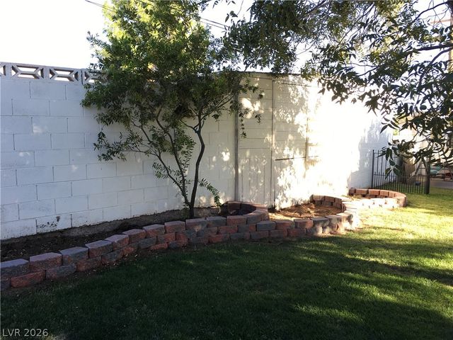 529 Elm Street, Boulder City, NV 89005