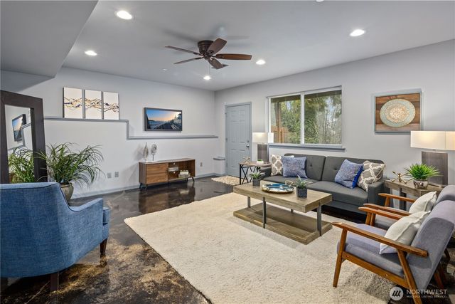 26568 221st Place SE, Maple Valley, WA 98038