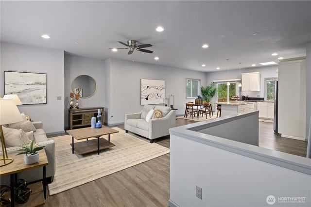 26568 221st Place SE, Maple Valley, WA 98038