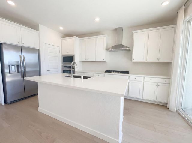 10872 Coral Reef Ln, Stockton, CA 95219