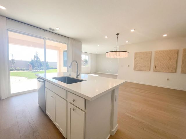 10872 Coral Reef Ln, Stockton, CA 95219