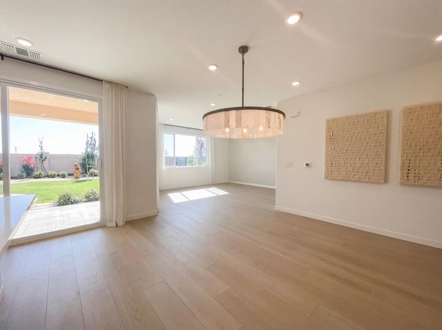 10872 Coral Reef Ln, Stockton, CA 95219