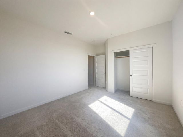 10872 Coral Reef Ln, Stockton, CA 95219