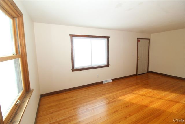 6932 Guyder Road, Lysander, NY 13112