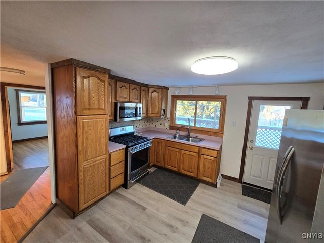 6932 Guyder Road, Lysander, NY 13112