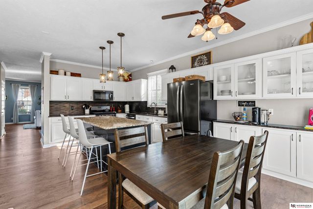 16313 Sherwood Avenue, Omaha, NE 68116