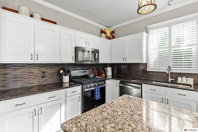 16313 Sherwood Avenue, Omaha, NE 68116