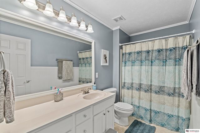 16313 Sherwood Avenue, Omaha, NE 68116