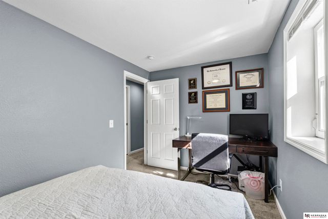 16313 Sherwood Avenue, Omaha, NE 68116