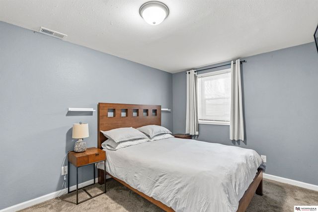 16313 Sherwood Avenue, Omaha, NE 68116