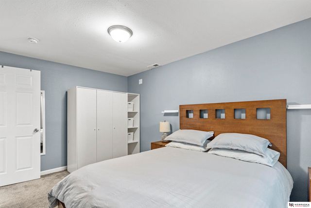 16313 Sherwood Avenue, Omaha, NE 68116
